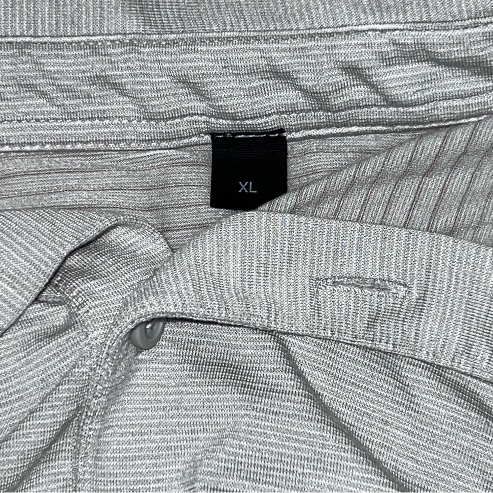 Men's Lululemon Polo Shirt - Picture 6 of 6